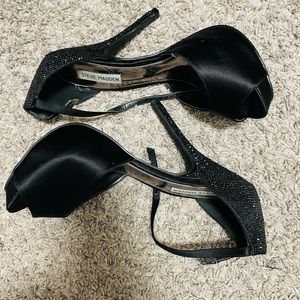 Steven madden black  heels